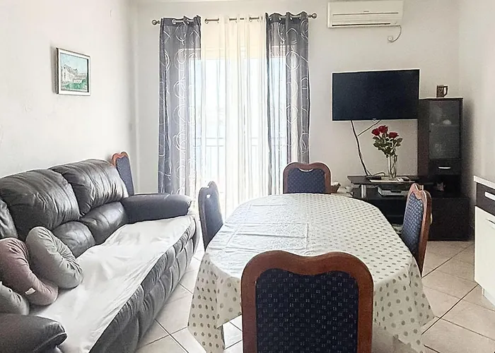 Pet Friendly In With Wifi Apartament Nečujam
