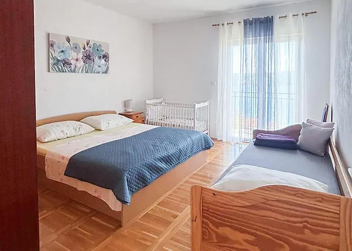 Pet Friendly In With Wifi Apartament Nečujam