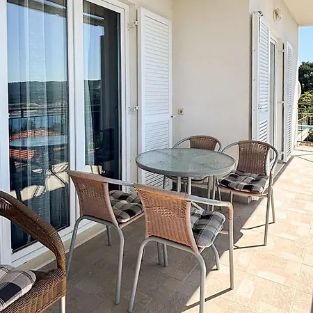 Cozy In With House Sea View Daire
