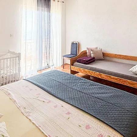 Apartment Pet Friendly In With Wifi Necujam